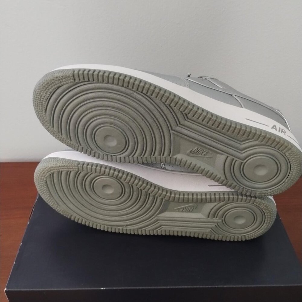 Nike - Air Force 1 Low ‘07 LV8 - Metallic Silver - Size 10 - Picture 10 of 12